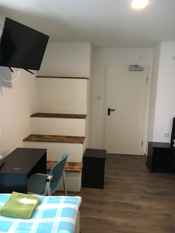 Pension Haus Baron 2 Friedrichsfeld Edingen-Neckarhausen المظهر الخارجي الصورة