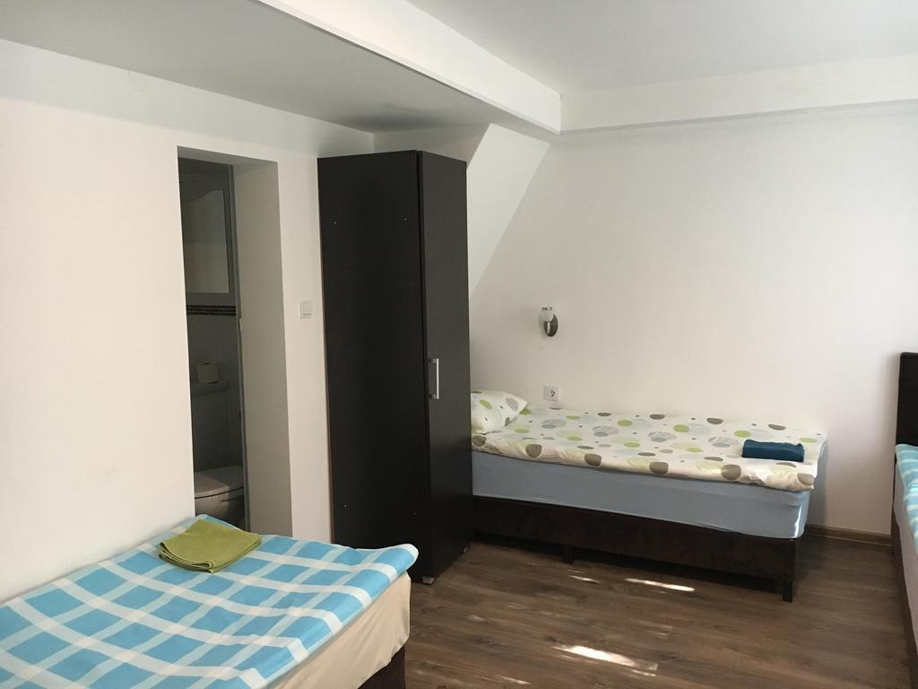 Pension Haus Baron 2 Friedrichsfeld Edingen-Neckarhausen المظهر الخارجي الصورة